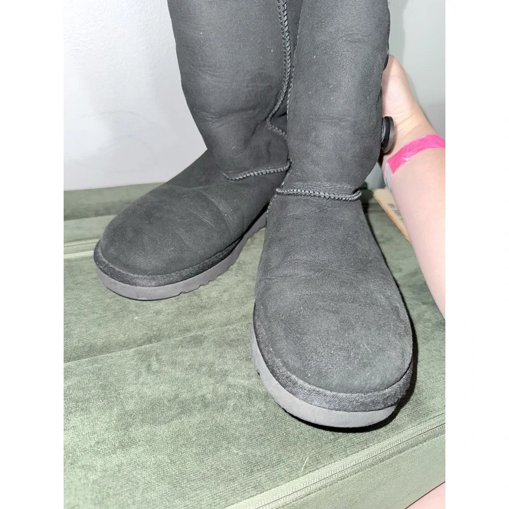 UGG Bailey Button Triplet Tall Fur Winter Snow Boots Black Suede Sherpa Size 8